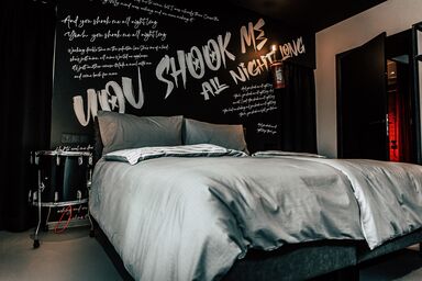 Boutique Apartments OLD SCHOOL - YOU SHOOK ME ALL NIGHT LONG 2 Balkon