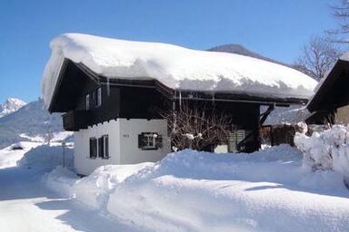 Gemütliches Ferienhaus in Lofer mit Terrasse, Garten und Grill