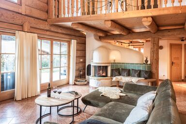 Alpenchalets & Suiten Beim Waicher - Luxus Chalet Naturstammhaus, 165qm,  3 Schlafzimmer, 2 Badezimmer, Kamin, Terrasse mit Jacuzzi