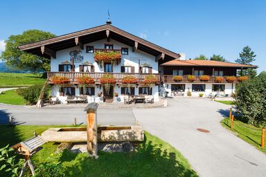 Gästehaus beim Schneidersepp - Dreibettzimmer mit Balkon, Bad-Dusche/WC, WLAN, max. 3 Personen