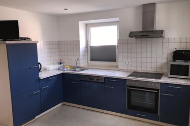 Ferienwohnung Asum Dasing - Wohnung Blau - Helle FeWo mit 2 Schlafräumen und großzügiger Wohnküche & kostenfreiem WLAN