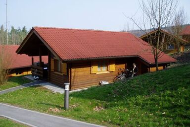 Naturerlebnisdorf Stamsried im Bayerischen Wald. - STA-13 - Ferienblockhaus für 5 Gäste mit Haustier