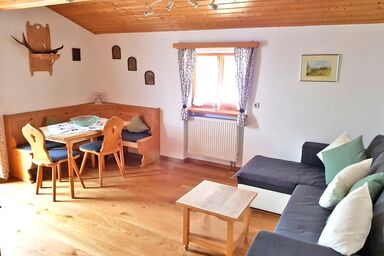 Ferienwohnungen Feistl Wiesengrund - Ferienwohnung II 45 qm, separates Schlafzimmer und Ost-Balkon