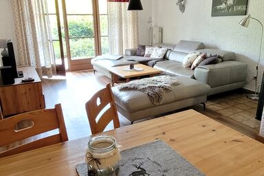 Am Sonnenhang - Ferienwohnung 2/1294, 70qm, Terr., Küchenzeile, 2 Schlafz., 1 Wohnz., 5 P., WLAN