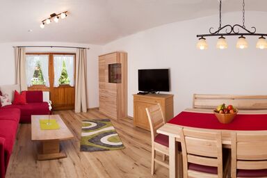 Haus im Kurpark - Zwei-Raum-Ferienwohnung, 50m², Schlaf- und Wohnzimmer, Küche, Balkon