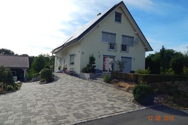 Ferienwohnung Wagner - Ferienwohnung Wagner mit Terrasse und Kinderspielplatz