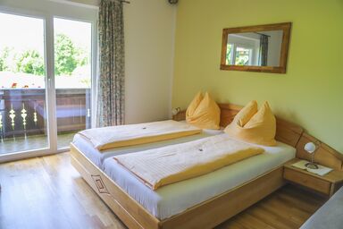 Pension Strauß - Doppelzimmer Zusatzbett ohne Seeblick